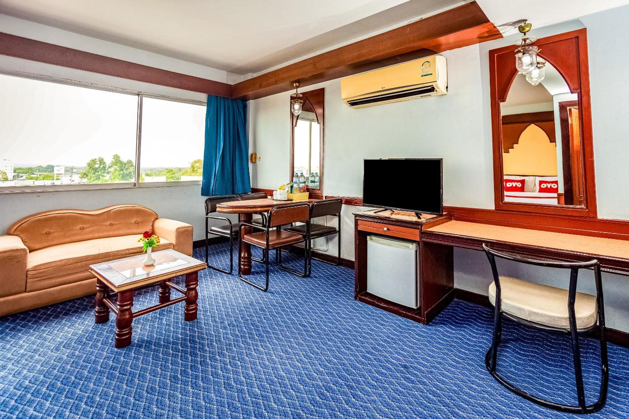 Oyo 441 Grand Thara Hotel Surat Thani Exterior foto