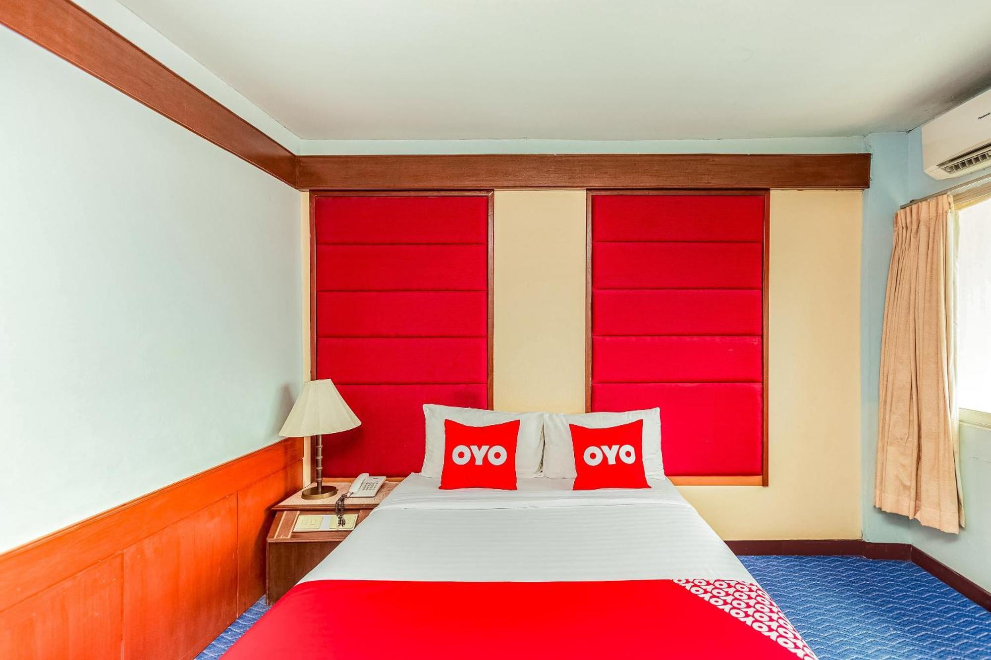 Oyo 441 Grand Thara Hotel Surat Thani Exterior foto