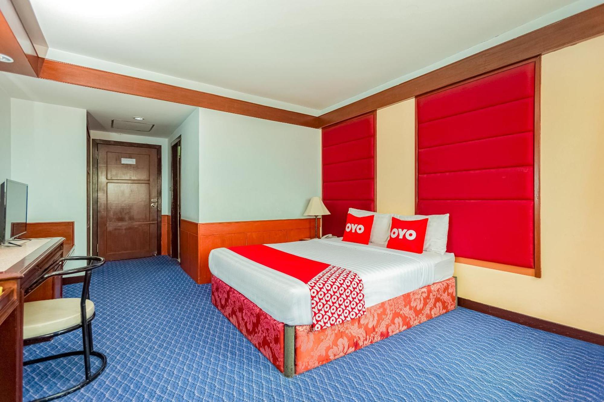 Oyo 441 Grand Thara Hotel Surat Thani Exterior foto