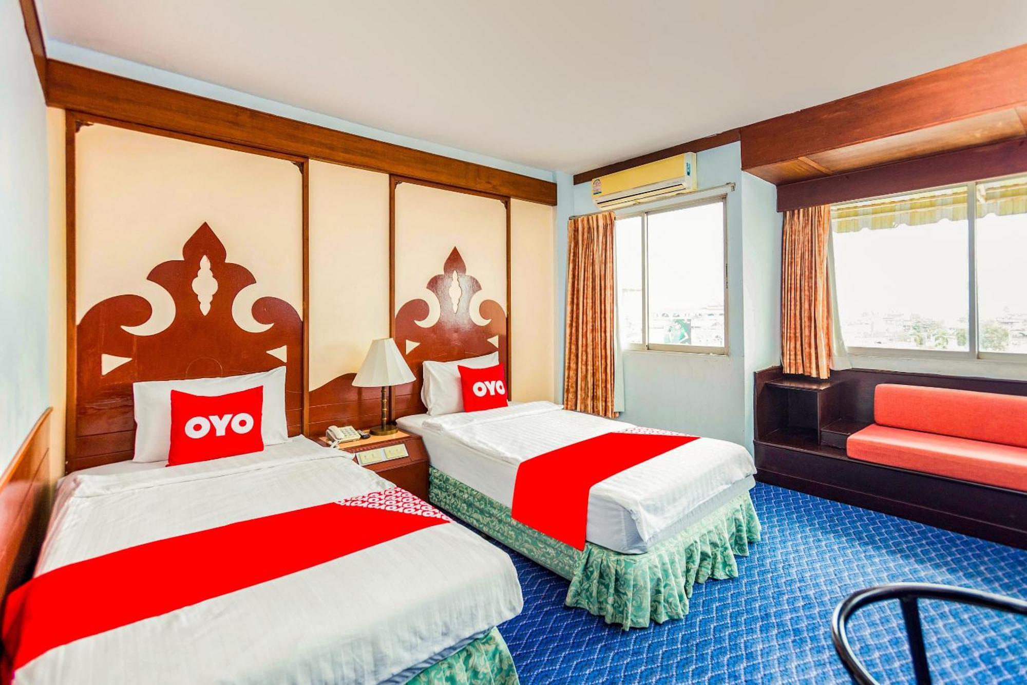 Oyo 441 Grand Thara Hotel Surat Thani Exterior foto