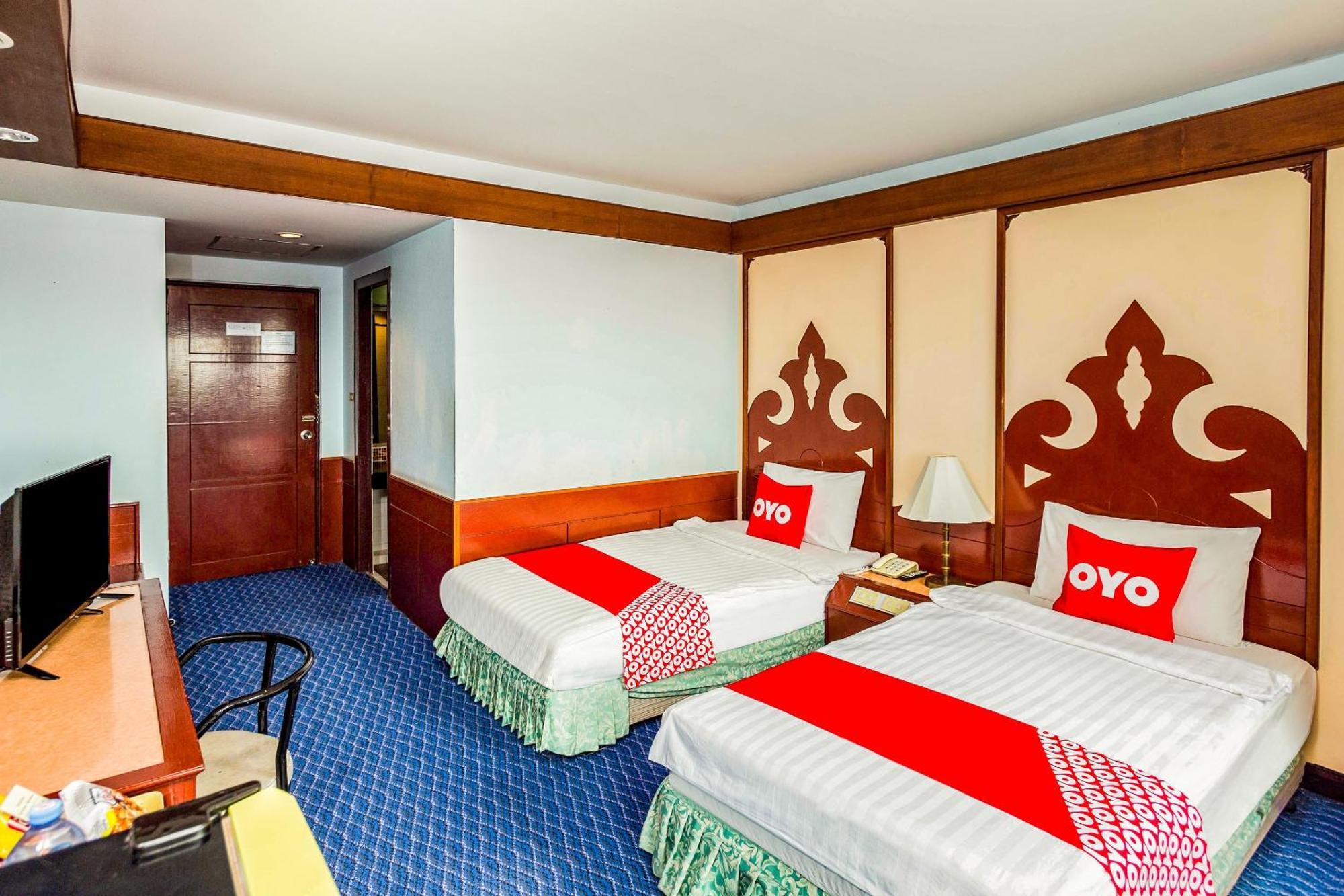 Oyo 441 Grand Thara Hotel Surat Thani Exterior foto