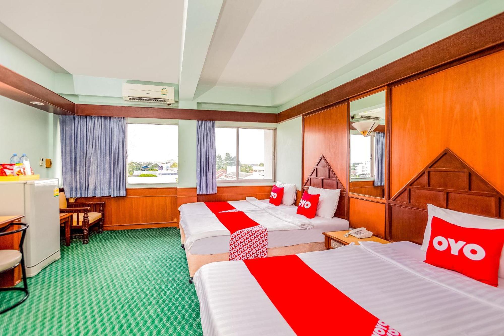 Oyo 441 Grand Thara Hotel Surat Thani Exterior foto
