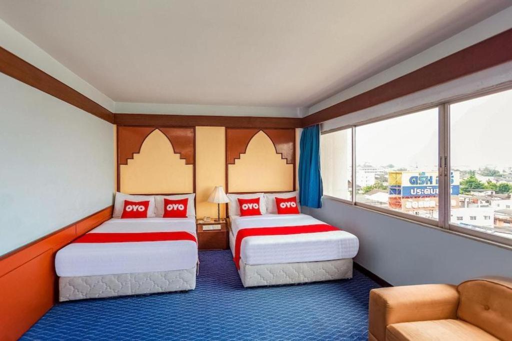 Oyo 441 Grand Thara Hotel Surat Thani Exterior foto