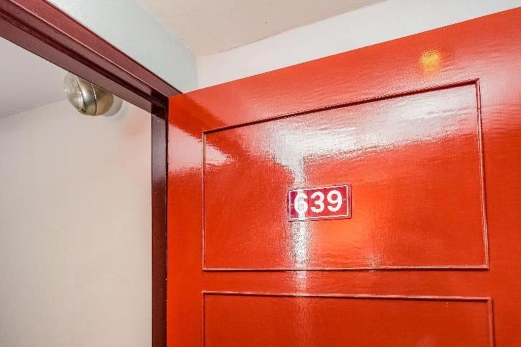 Oyo 441 Grand Thara Hotel Surat Thani Exterior foto