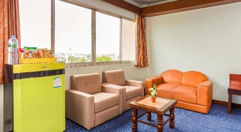 Oyo 441 Grand Thara Hotel Surat Thani Exterior foto